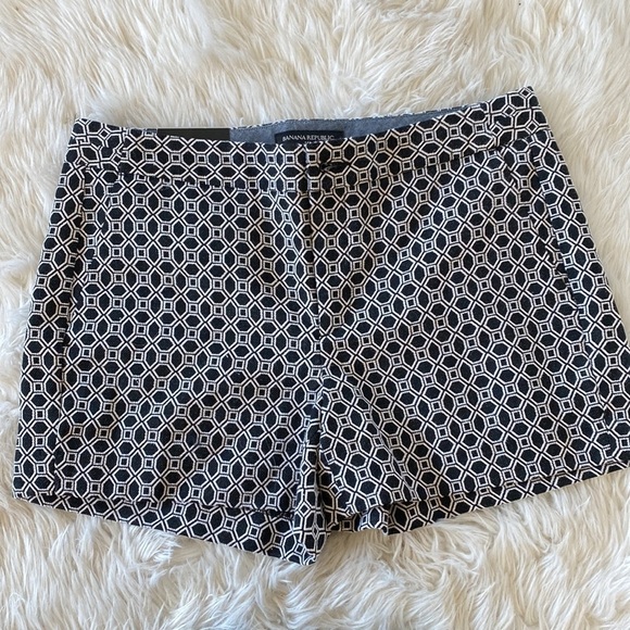 Banana Republic Hampton Fit Geometric Pattern - Picture 2 of 7